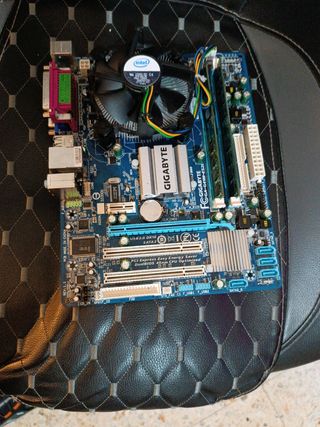 Placa base Gigabyte