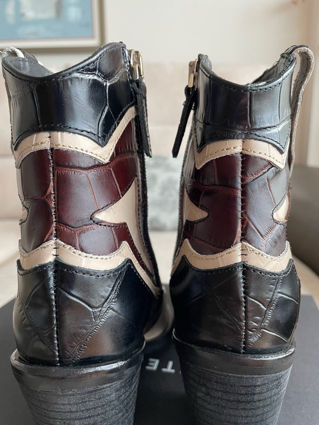 Botin piel tricolor Uterqüe