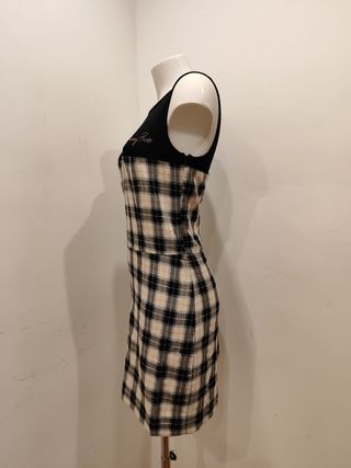 Vestido entallado manga corta (cuadros).