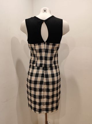 Vestido entallado manga corta (cuadros).
