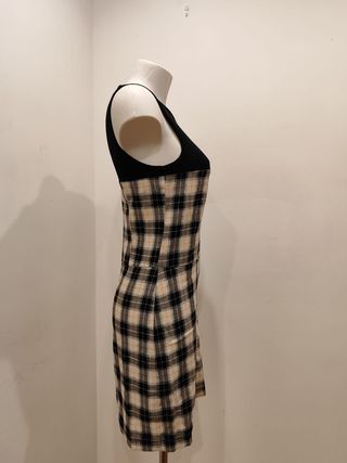 Vestido entallado manga corta (cuadros).