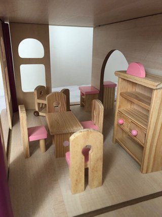 Casa muñecas de madera