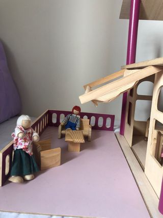 Casa muñecas de madera