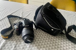 Nikon D3200 con accesorios