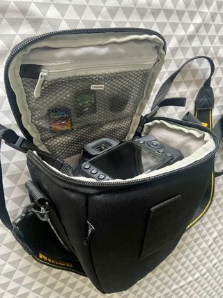 Nikon D3200 con accesorios