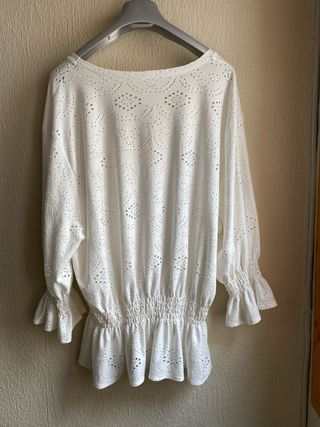 blusa blanca calada - zara