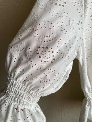 blusa blanca calada - zara