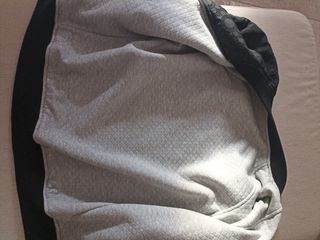 Bomber reversible, negro y gris claro.