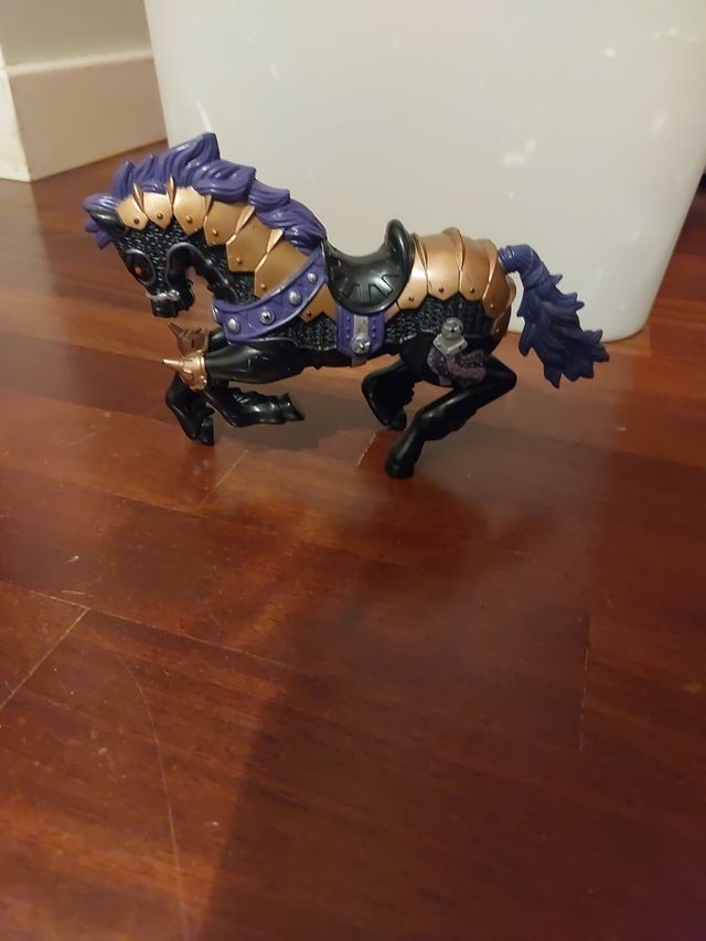 Cavallo giocattolo in plastica