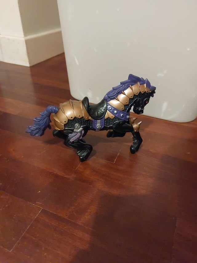 Cavallo giocattolo in plastica