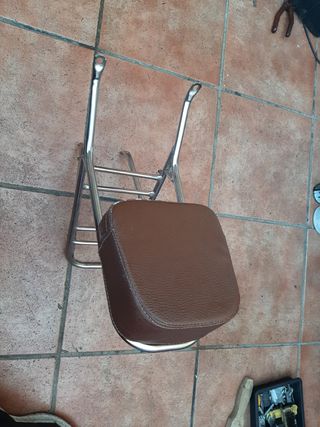 Portabultos con respaldo motos