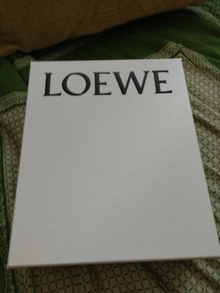 Estuche de perfume Aura White Magnolia de Loewe