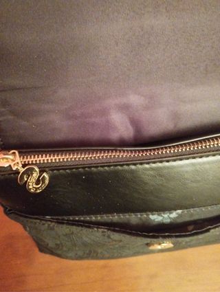 Bolso negro Desigual tipo sobre