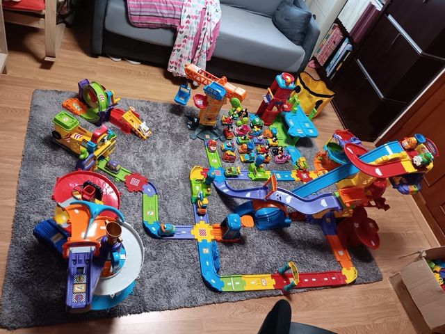 Set di piste e auto Tuc Tuc