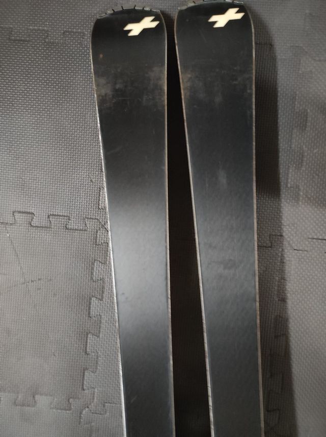 Esquí Polivalente Stoeckli Spirit