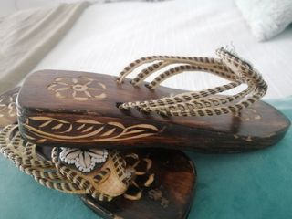 Sandalias madera T-36