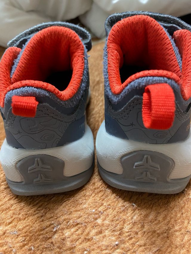 Zapatillas de montaña niño T.24