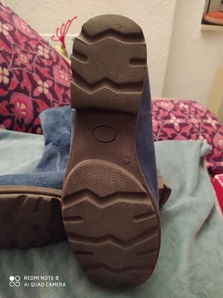 Botas azules de piel