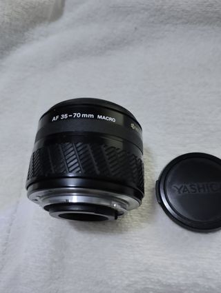 YASHICA  AF 35-70  1:3.3-4.5  MACRO 52 MACRO  52 0