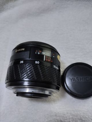 YASHICA  AF 35-70  1:3.3-4.5  MACRO 52 MACRO  52 0