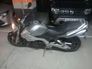 Suzuki gsr 600cc