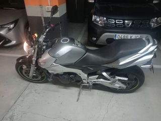 Suzuki gsr 600cc