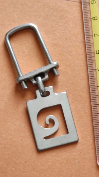 Portachiavi Pierre Cardin - anni '80 - acciaio.