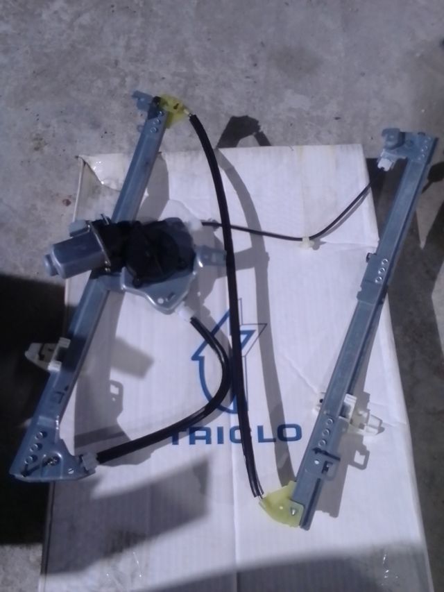 Retrovisor Citroen Xsara, elevalunas delant.dcho