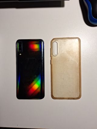 Samsung galaxy A50 con funda, caja y protector