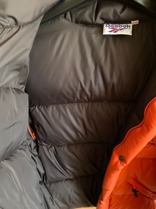bonita chaqueta Reebok sin estrenar
