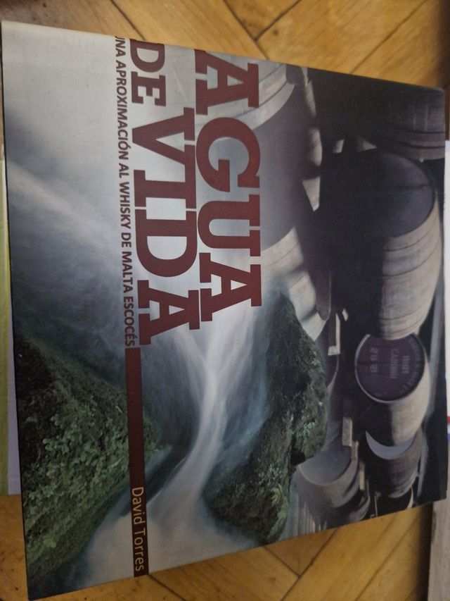 Libro  Agua de Vida sobre Whisky