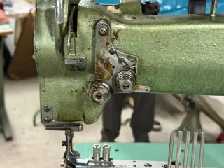 Maquina de coser ADLER 169-73