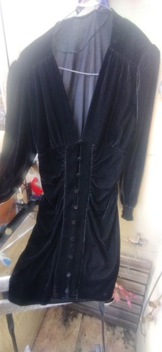 Vestido negro terciopelo Zara