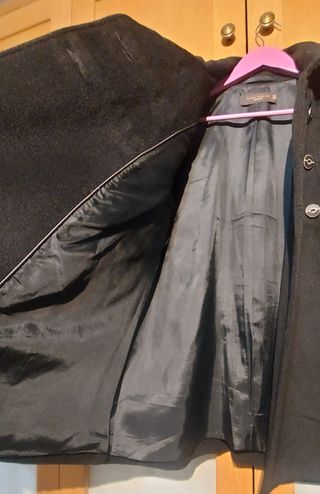 Abrigo negro Zara