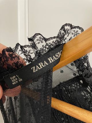 Mono negro muy especial de Zara