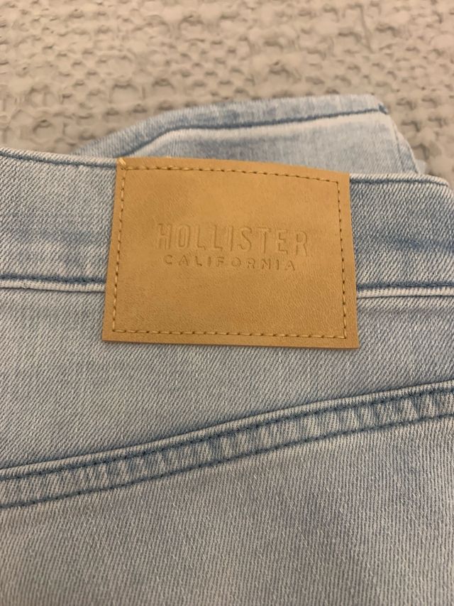 Vaqueros de hombre Hollister. Talla 42