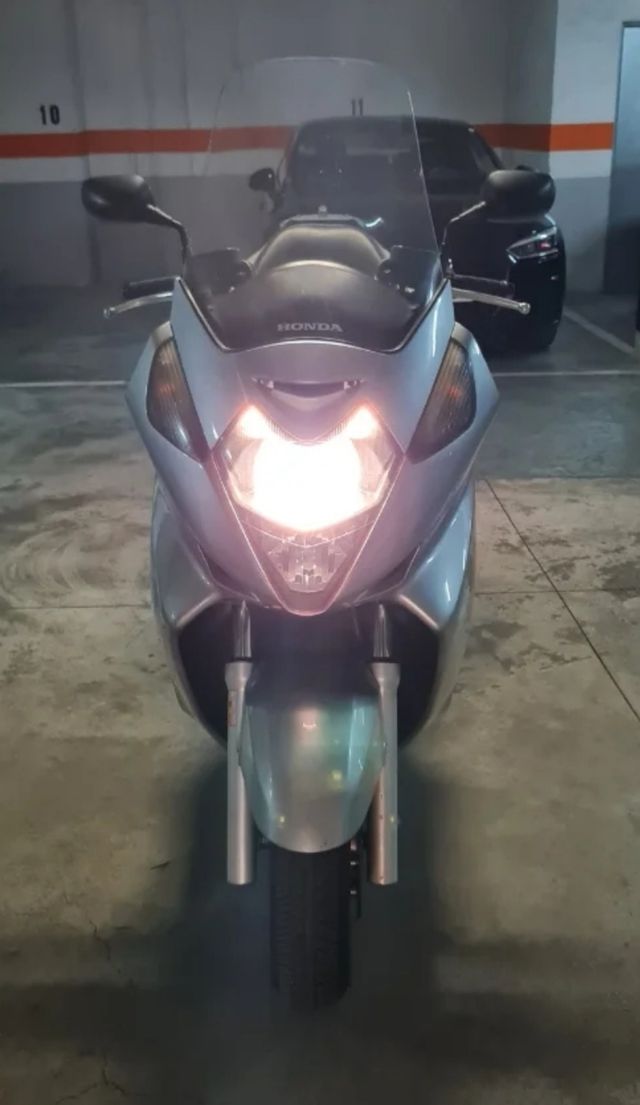 Honda silverwing 600cc