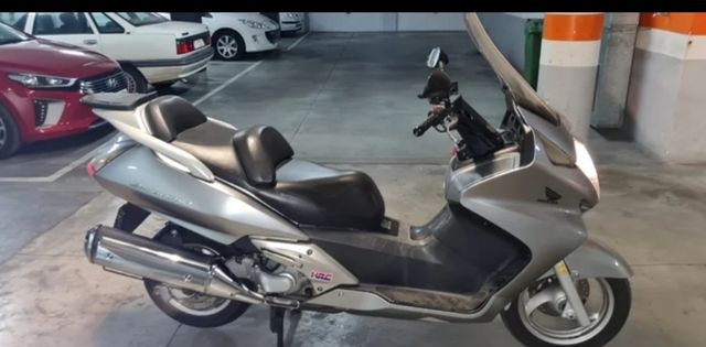 Honda silverwing 600cc