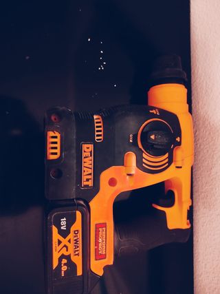Taladro/Percutor/Martillo DeWalt con batería