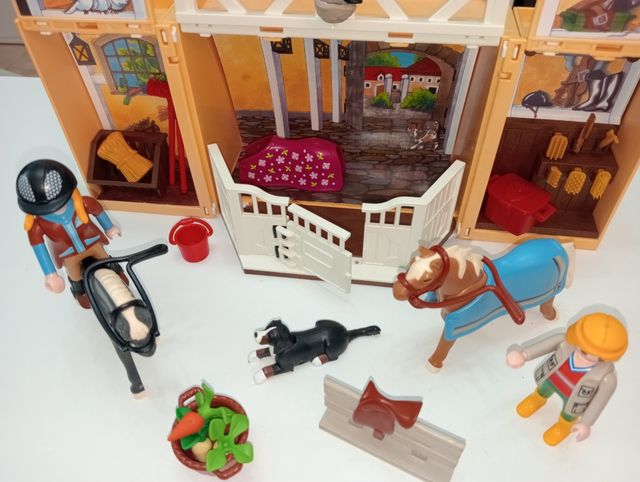 Cuadra playmobil 