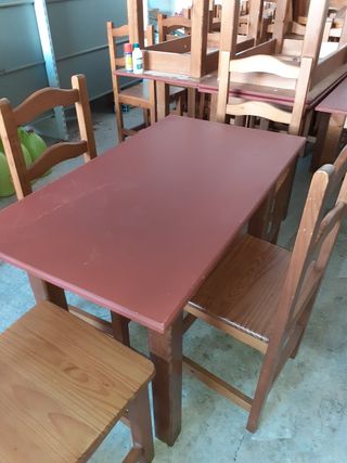 Mesa y 4 sillas