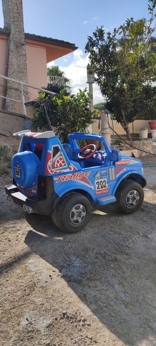 Moto BMW eléctrica y coche electrico