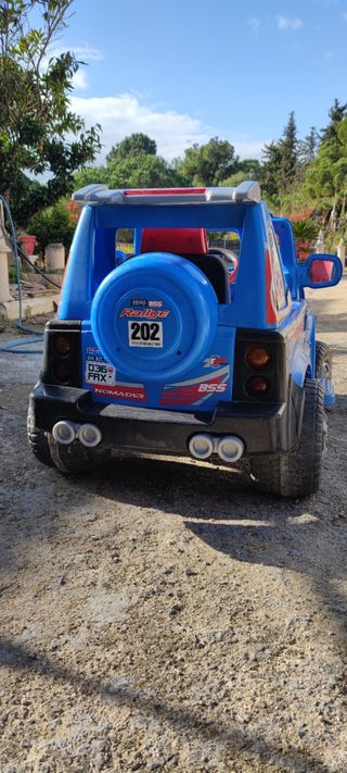 Moto BMW eléctrica y coche electrico