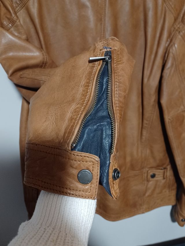 Cazadora de cuero