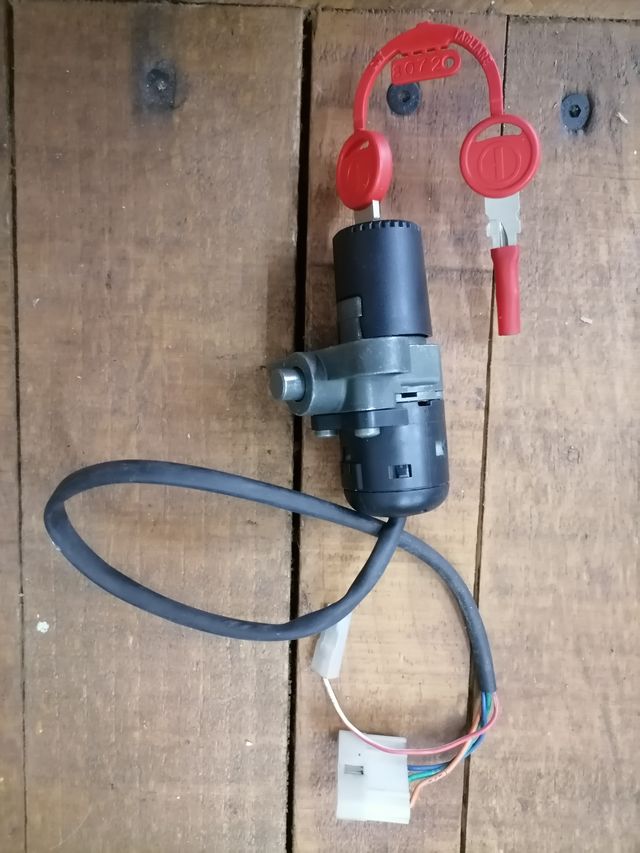 Piezas nuevas, sueltas de aprilia y rieju