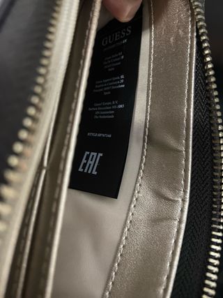 Bolso Mano, monedero Guess Original