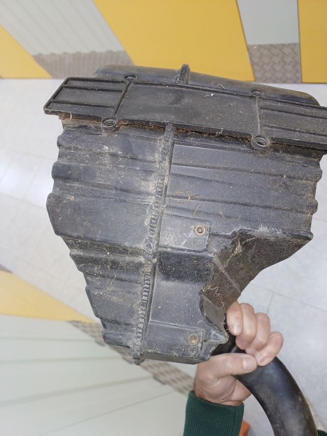 Caja filtro aire Triumph Daytona T595