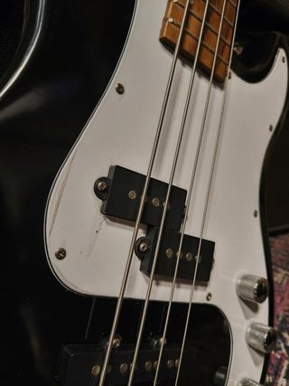 Bajo eléctrico rochester bass