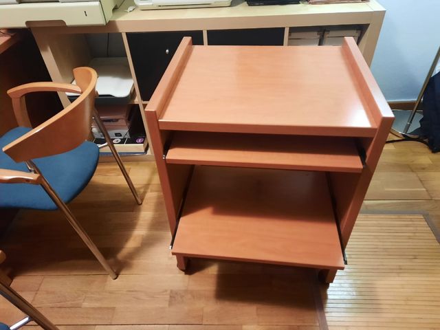 Mueble auxiliar con ruedas