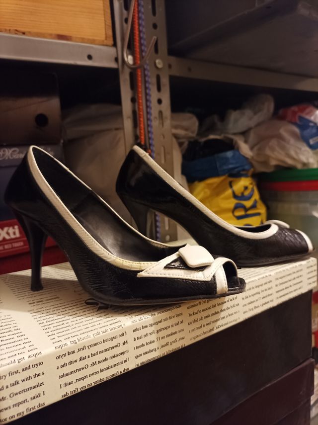 Zapato elegante tacón dominó